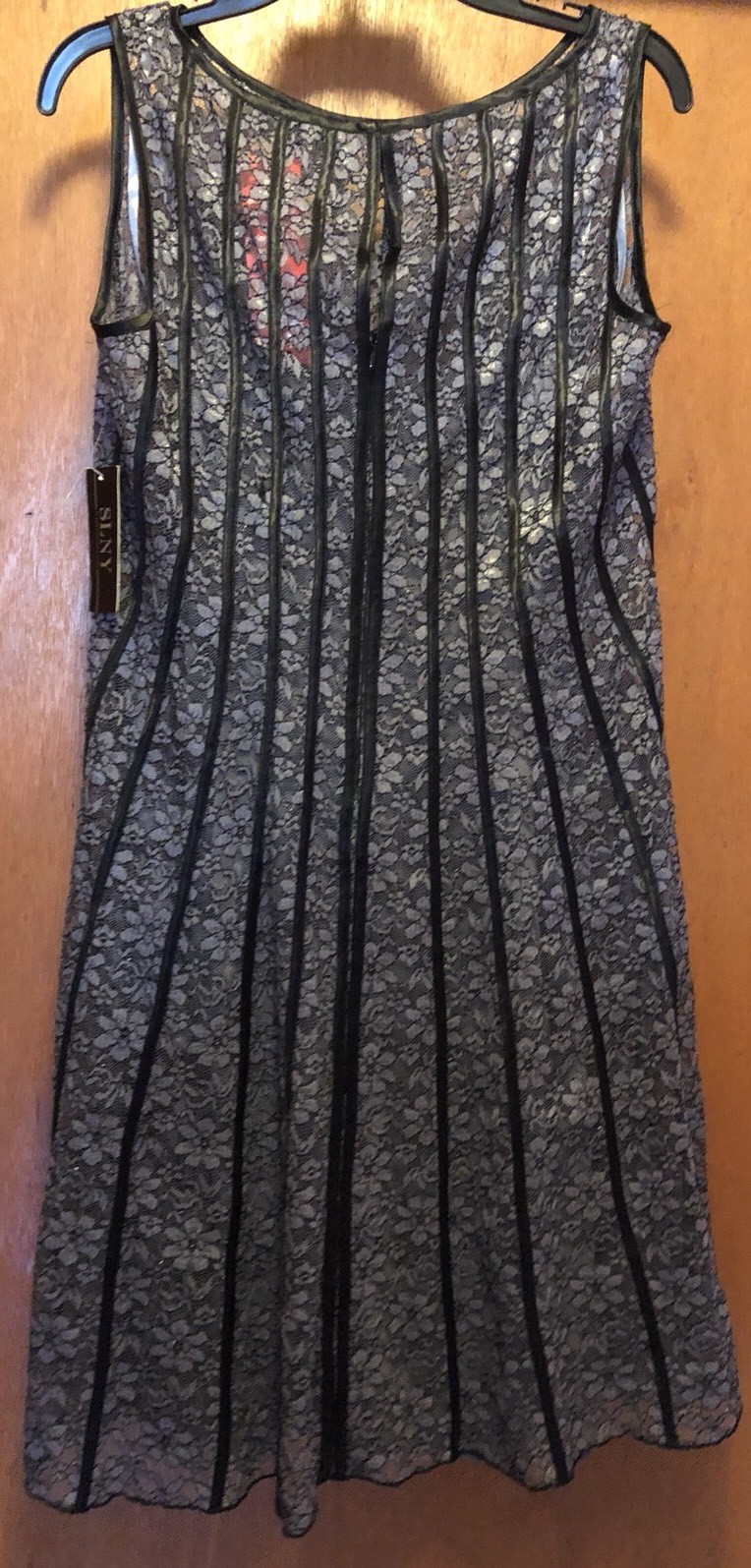Robe Dentelle Noir Et Gris SLNY - Taille 10P (Petites) - Neuf Avec étiquettes - Soirée élégante