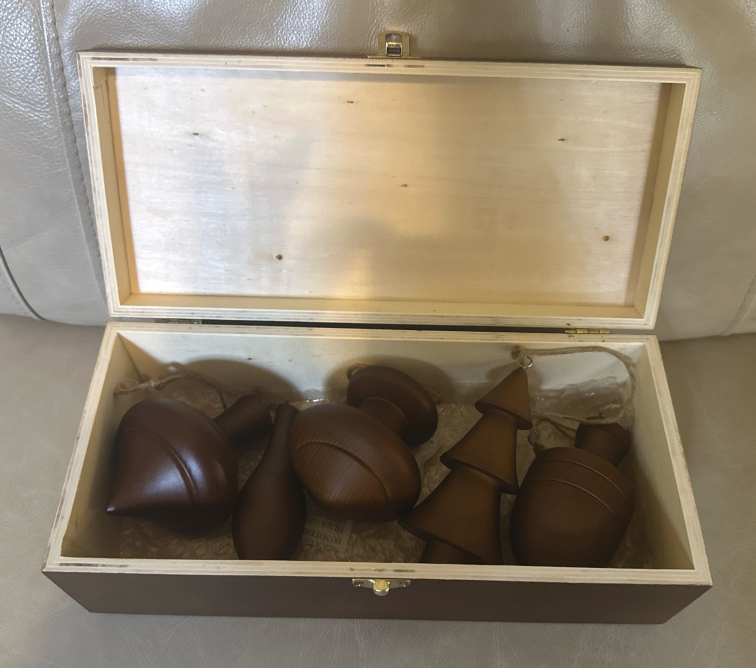 WOODEN SET OF FIVE CHRISTMAS ORNAMENTS WITH WOOD BOX RETRO ARTISAN Finials