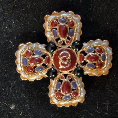 2010 Chanel Verdura Maltese Cross Byzantine Gripoix Pearl Gold