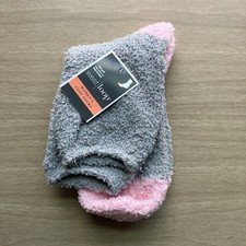 Womens White Striped Soft Cozy Warm Fuzzy Socks NWT Size 4-10 Pink Grey