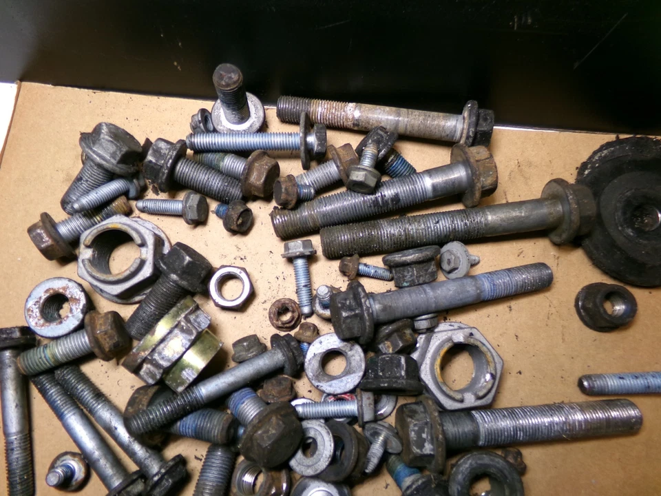 Tornillos de herrajes de suspensión delantera trasera 06-11 Mercedes Benz W164 ML350 ML500 Foto 3 de 4