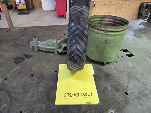 John Deere 71 Flex Narrow Tire  Drive Wheel 1 Row Planter Corn Bean B 31532