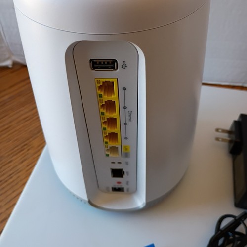C4000XG Century Link Fiber Modem With Power Supply - Picture 3 of 5