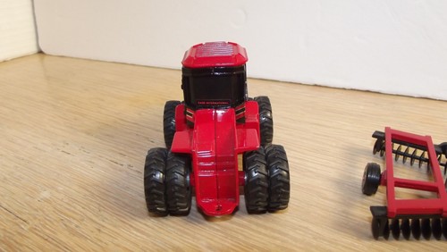 1/64 Case IH 9250 4WD Tractor w/Implement Set, ERTL 4446 Loose - Picture 6 of 20