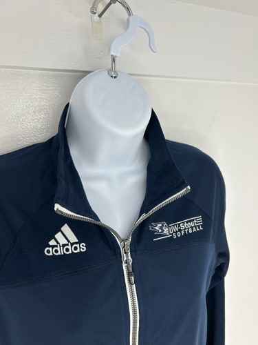 Giacca Adidas University Wisconsin Stout taglia XS softball blu diavoli NCAA - Foto 6 di 14
