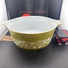 VTG Pyrex Crazy Daisy Spring Blossom # 475-B 2 1/2 QT round casserole NO LID