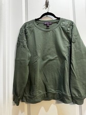 Gloria Vanderbilt Green Sweatshirt Large Embroidered Shoulder Crew Neck
