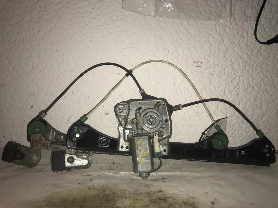 Used Front Right Door Window Regulator Front fits: 1999 Pontiac Grand am electri Foto 2 de 4