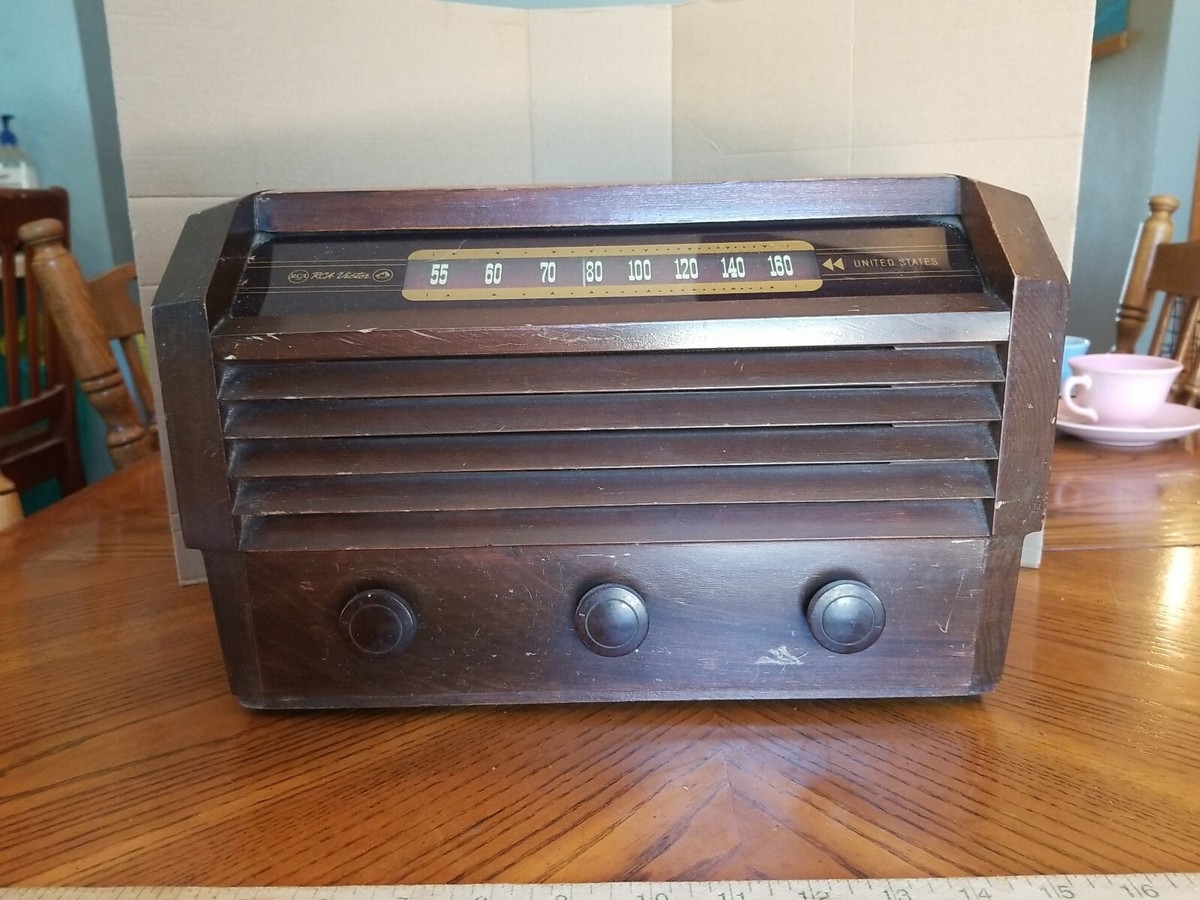 Vintage RCA victor USA Cobsole Tube Radio Model 56X3 Rca Victor
