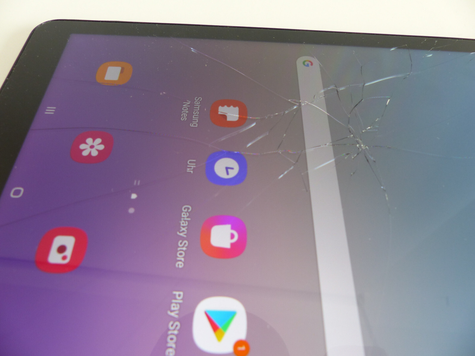 Samsung Galaxy Tab A 2018 SM-T590 32GB WLAN Tablet mit SPRUNG #352 - Bild 2 von 3