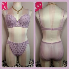 New Vtg Victoria's Secret Beautiful Embroidered Bra/ Panty Set 34C/sm