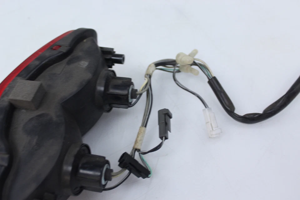 02-12 LUZ TRASERA SUZUKI VSTROM 1000 DL1000 OEM LUZ TRASERA TRASERA Foto 4 de 4