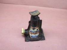 1999-2007 Ford F250 F350 Super Duty Tire Bottle Lift Jack 1999-2007 Ford F250 F350 Super Duty Tire Bottle Lift Jack