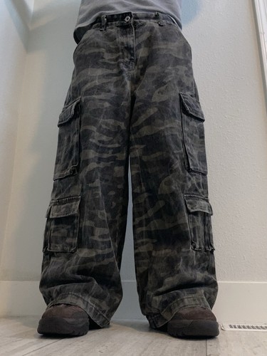 Y2K Baggy Green Camo Cargo Pants 33x34 | High-Quality | Quick Shipping - Picture 2 of 4