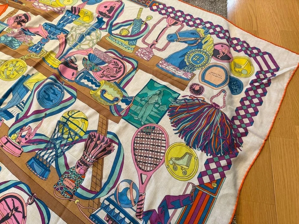 HERMES Carre 140 LES TROPHEES Cachemira Seda Estola Chal Excelente Regalo Foto 3 de 4