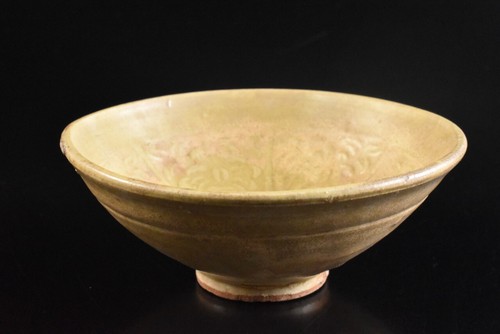 T6807: Chinese Green glaze Flower sculpture TEA BOWL Tenmoku chawan