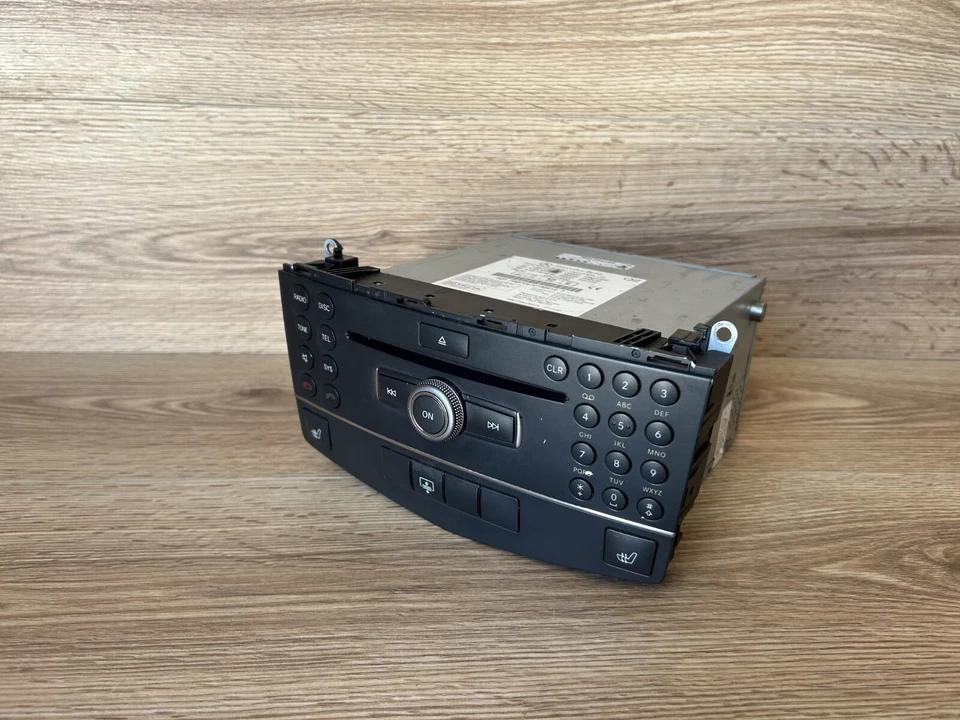 MERCEDES W204 C300 C350 收音机立体声 CD 播放器头戴式原始设备制造商 (2008_2011) — 第 3/4 张图片