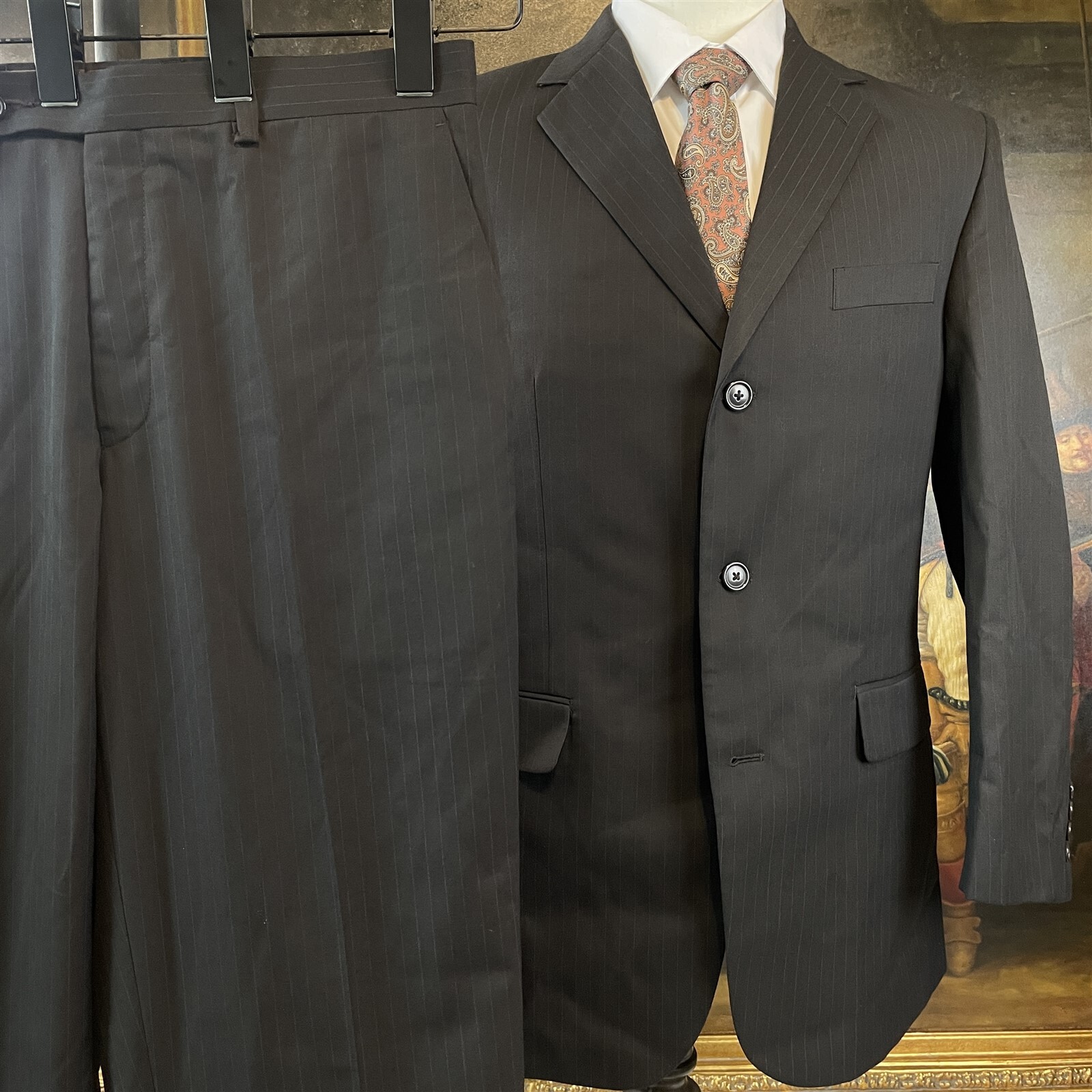 Van Heusen 38R 32 x 30 2 Piece Espresso Brown Pinstriped 3 B