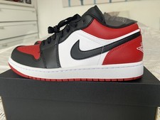 Nike. Jordan 1 basso. Punta allevata. Palestra Rosso/Bianco-Nero. Regno Unito 8,5. Nuovo con scatola. 100% originale.