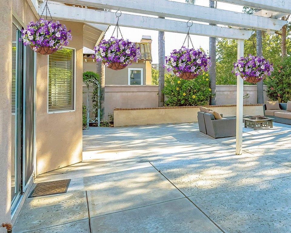 INXUGAO Artificial Flower Hanging Basket for Spring Summer Outdoor