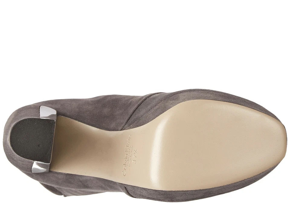 85% OFF CALVIN KLEIN 系列 Alena Cobblestone 麂皮绒厚底短靴 38 码 — 第 3/4 张图片