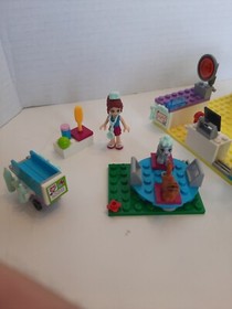 LEGO FRIENDS: Vet Clinic (41085) 100% Complete With Instructions 
