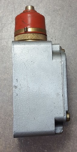 Interruptor de límite de precisión 8LS125, Pilot Duty 600VAC (hecho en EE. UU.) - Imagen 6 de 8
