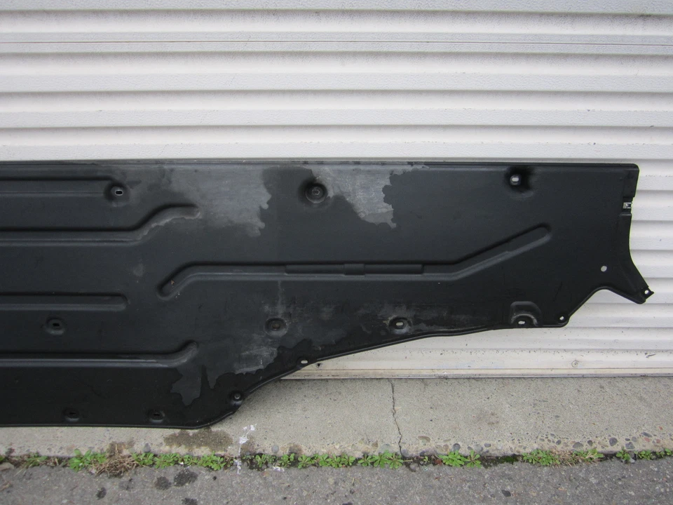 Protector contra salpicaduras debajo de la cubierta de la carrocería nn801148 BMW 745Li 760Li 2002 2003 2004 2005 Foto 2 de 4