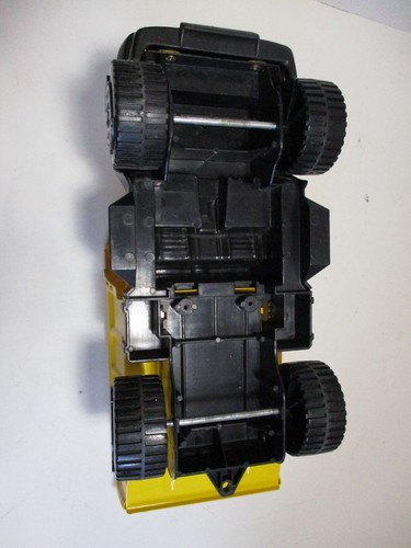 2001 Hasbro Tonka Truck Yellow Toy Abt. 14" Long Metal and Plastic - Picture 18 of 20