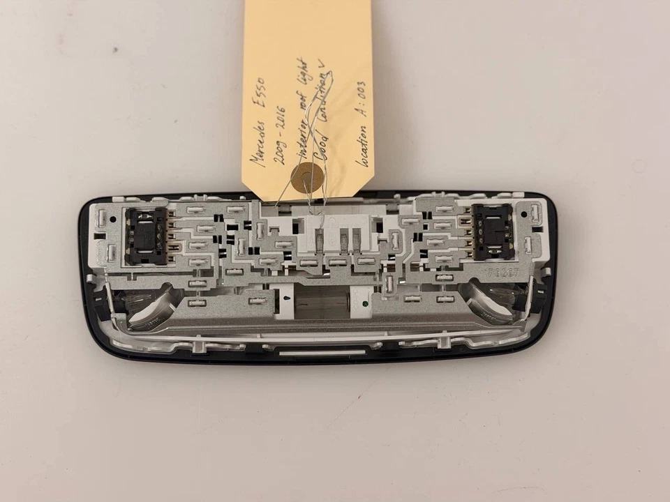 Luz domo superior trasera OEM 10-18 MERCEDES W212 E350 E550 CLS550 Foto 2 de 4