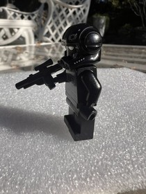 LEGO Star Wars Imperial V-Wing Pilot SW0304 Minifigure  w Helmet & Blaster