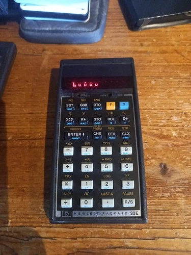 Calculatrice programmable HEWLETT PACKARD HP 33E vintage + étui