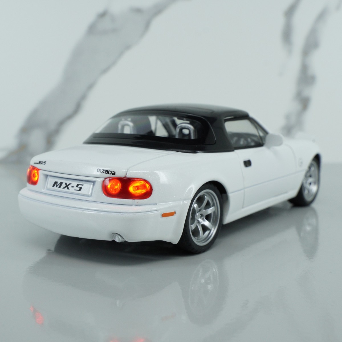 Mazda MX 5 Miata - 1:32 Scale Diecast Model Car JDM White New Gift