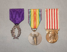 Lot 3 médailles chevalier palmes académiques, interalliée, commémorative 14-18