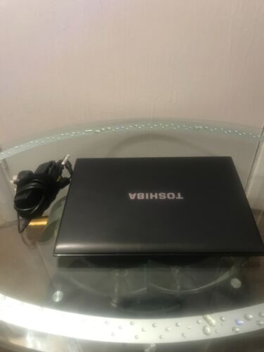 Toshiba Portege R700 13.3" i7 Laptop, RAM 8GB SSD 128GB, Windows 10 Pro & Office - Picture 6 of 9