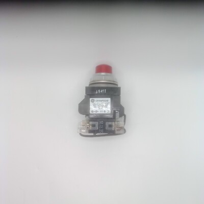 NEW GENERAL ELECTRIC CR104PLT82R PUSH-TO-TEST, 125 VAC, LED RED, 1NO/1NC