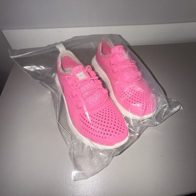 Crocs LiteRide Pacer Pink Sneakers C12 Girls Lightweight Running Shoes