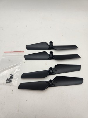 4 Propellers with screws. 2 are the same and 2 are the same. Plastic.