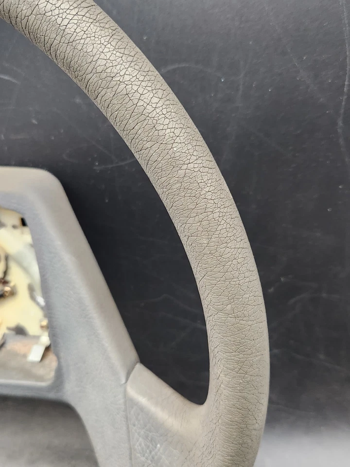 1987-1996 Mitsubishi Mighty Max Dodge D50 Ram 50 Steering Wheel MB532204 - Image 4 of 4