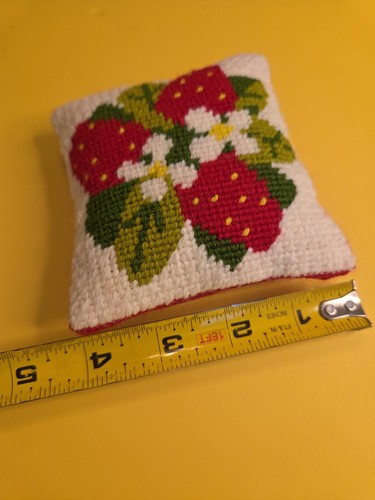 VTG Strawberry Mini Needlepoint Pillow Red Felt Back 4"Sq 1970's Mid-Century - Picture 7 of 9