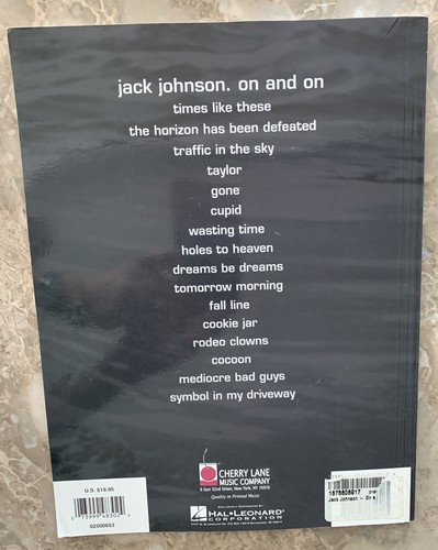 Jack Johnson-On and On-Play It Like It Is Guitar/Vocals-EXCELLENT LIGHTLY USED - Picture 2 of 2