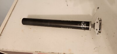 USE ALIEN CARBON ユーエスイー シートポストφ27.2 USE Alien Carbon seat post 27.2mm 235mm long black carbon