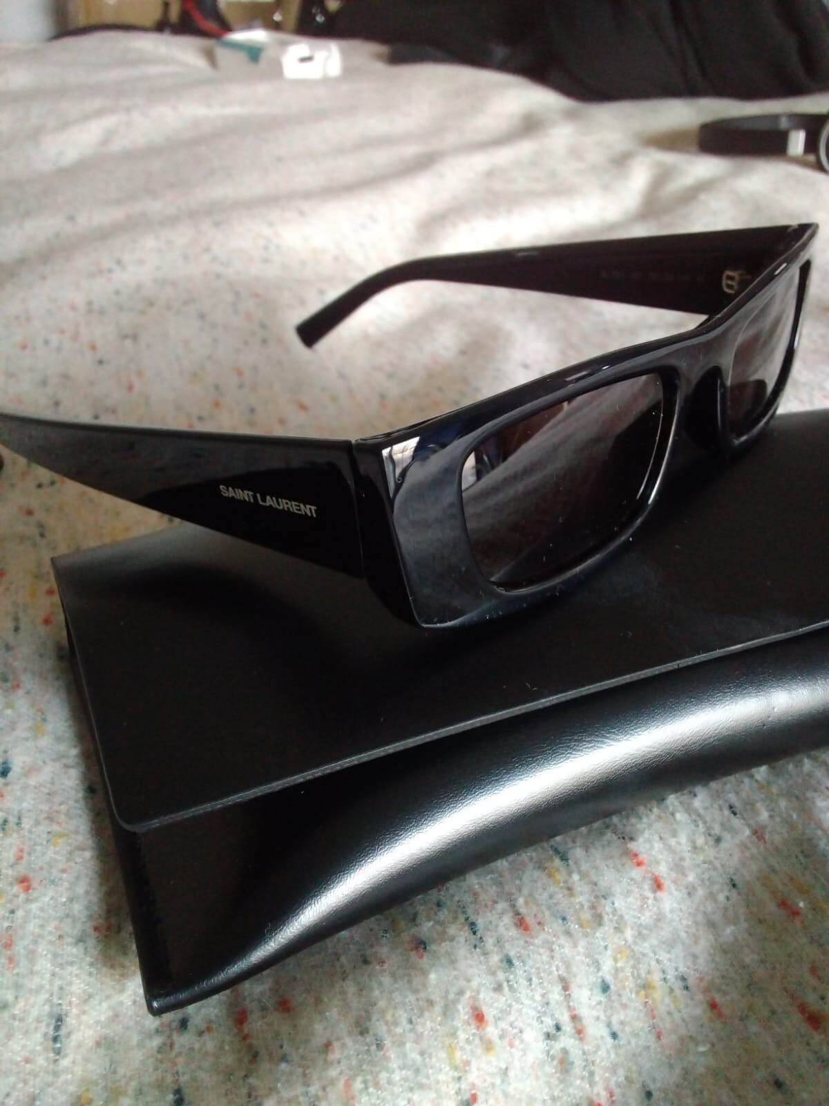 Occhiali da sole Saint Laurent neri unisex autentici