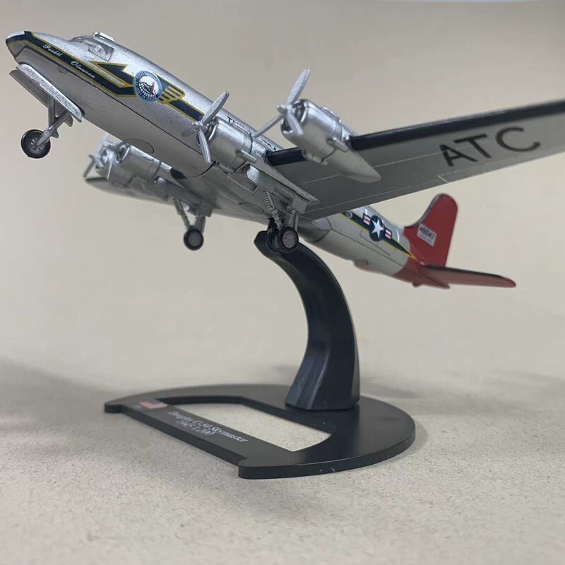 Avion Diecast Douglas C-54 Skymaster 1945 - Échelle 1:200 - Italeri - Occasion (état Voir Photos)