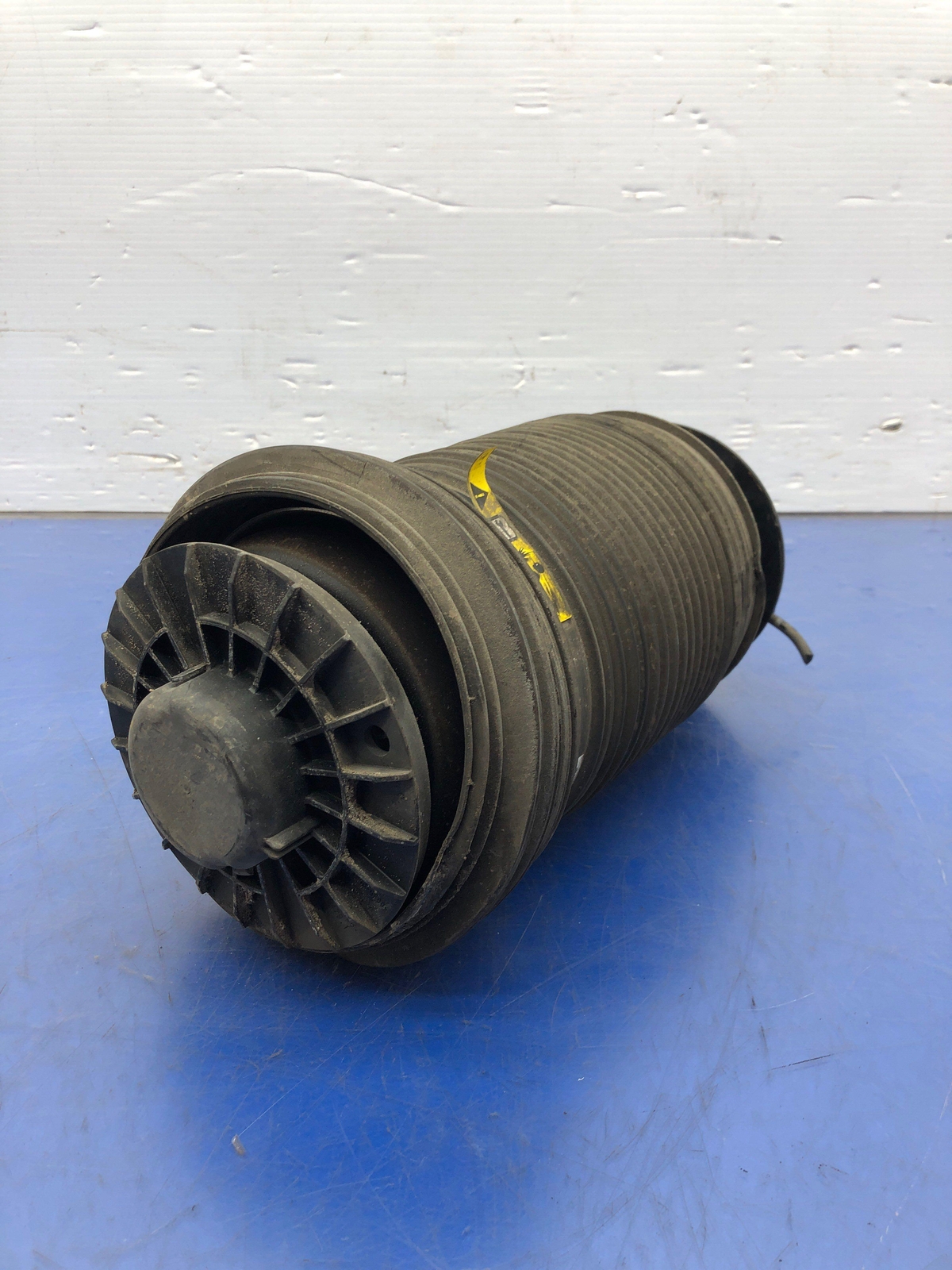 2017-2020 MASERATI LEVANTE M161 3.0L  REAR RIGHT AIR SUSPENSION SPRING *60K*