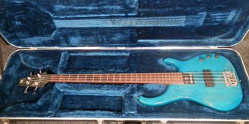 Modulus Quantum 4 Graphite Neck Aqua Burst 4-string electric bass with case 2008