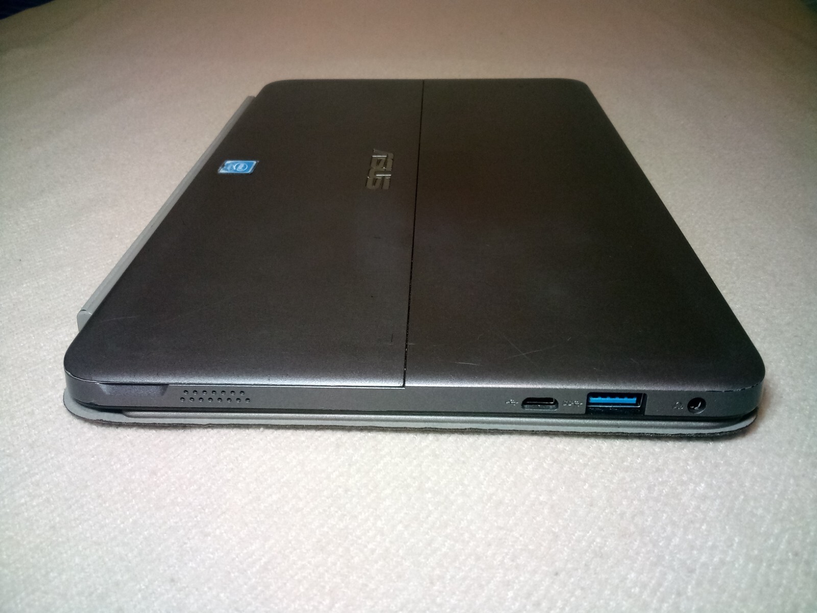 ASUS T103HA Transformer Mini 10.1" 2-in-1 Detachable Laptop 128GB Windows 10 - Picture 4 of 14