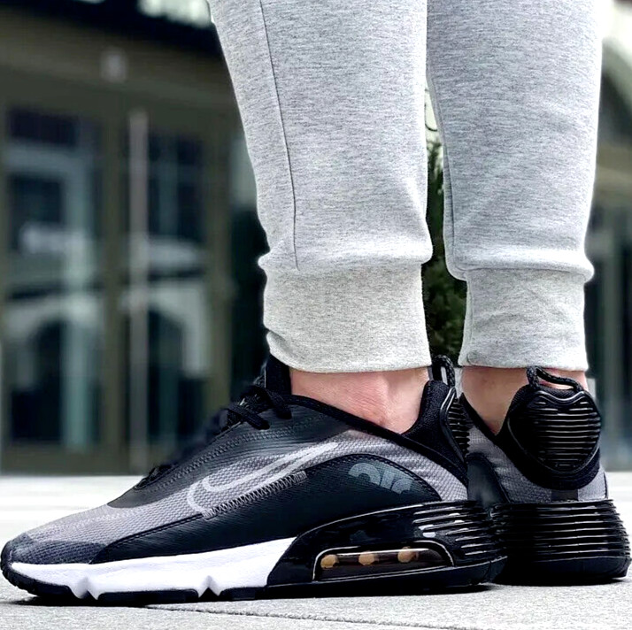 Nike AIR MAX 2090 Men's US 13 Black Gray White Retro Run Trainer Lifestyle  CMFT