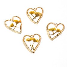 Clearance 8PCS Gold Tone Dried Flower Resin Irregular Heart Charm Pendant GBY710