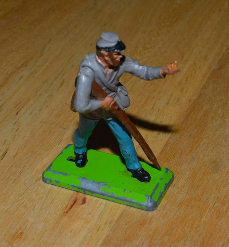 Britains Ltd Deetail 1971 – US Civil War – Confederate Soldier Firing (B) - Picture 2 of 7